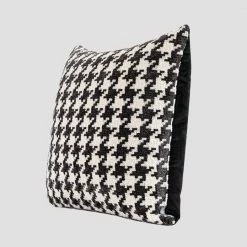 Staunton And Henry Home Accessories Hounds Tooth Pattern Throw Cushion