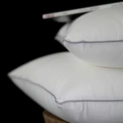 Staunton And Henry Premium Microfibre Throw Cushion Insert